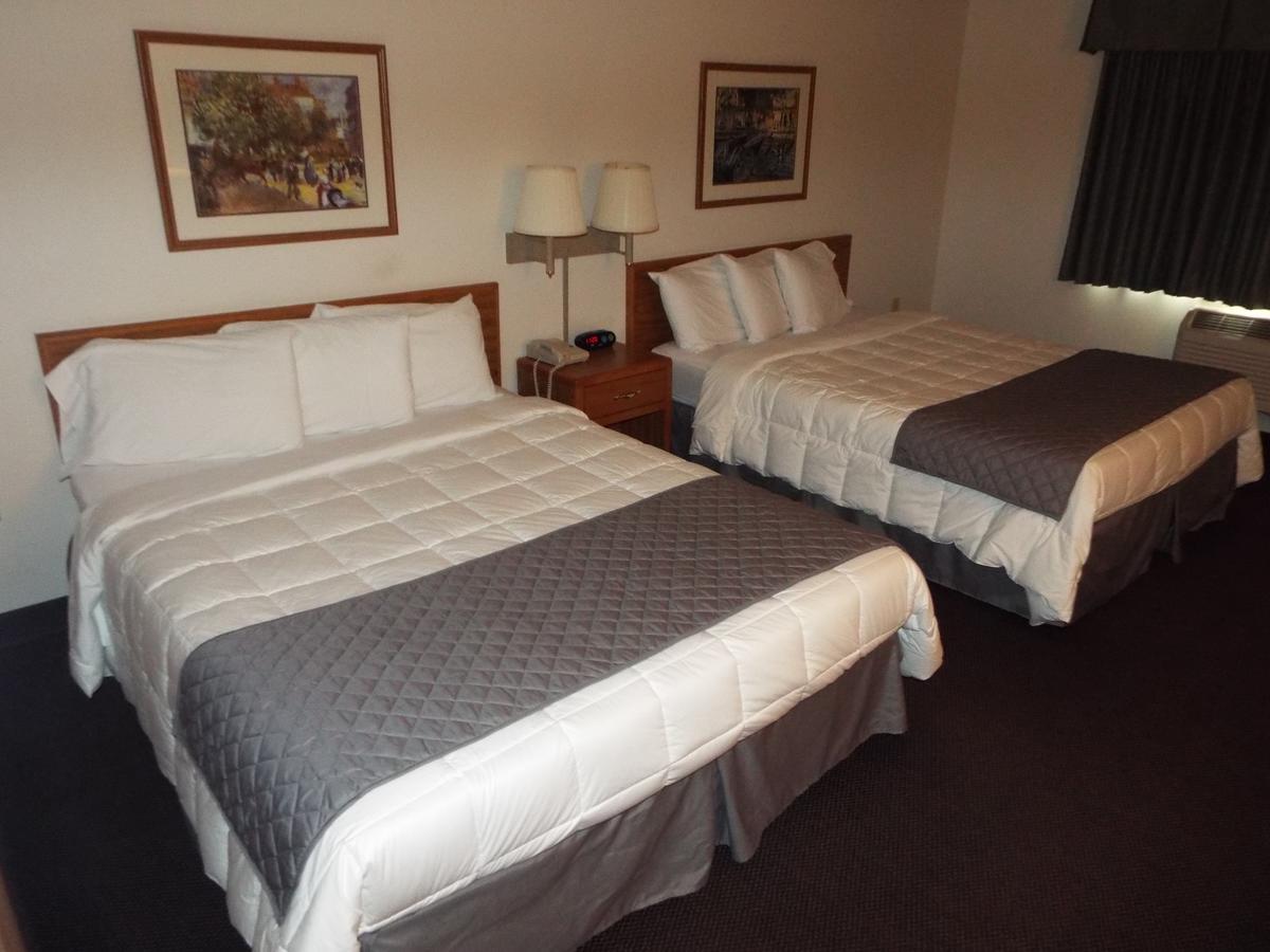 Fairbridge Inn & Suites Thorp Exterior photo