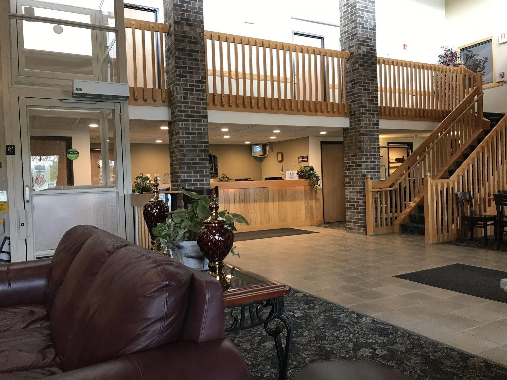 Fairbridge Inn & Suites Thorp Exterior photo