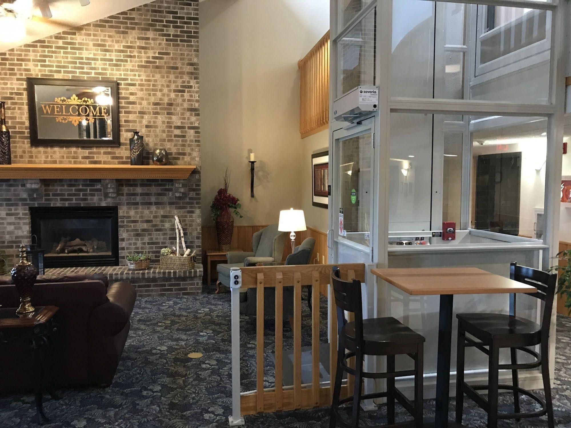 Fairbridge Inn & Suites Thorp Exterior photo